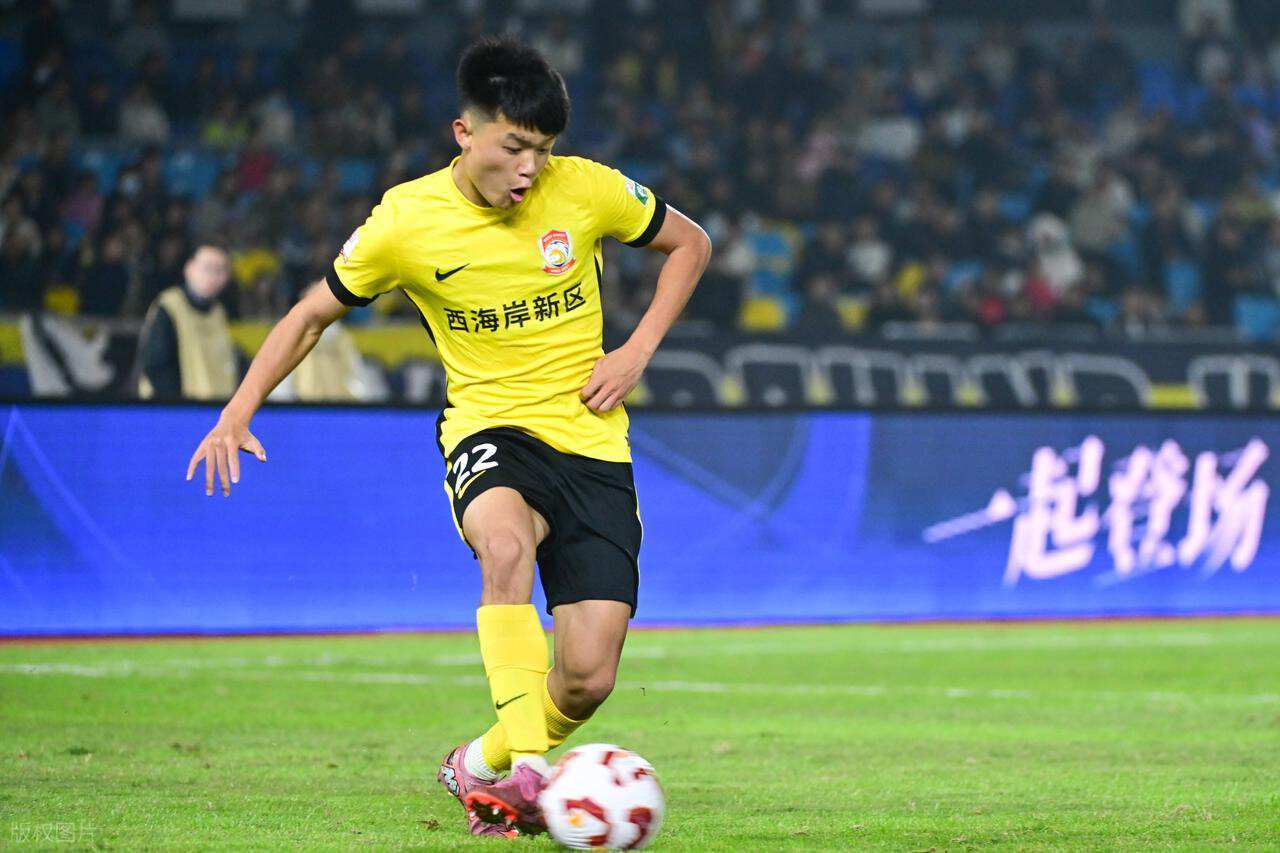 乐鱼VIP-深圳截胡失败，上港队正式官宣杨希加盟，未来将挑大梁，值得期待